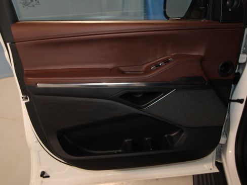 Used 2025 Lincoln Navigator L Reserve AWD/4WD image 5