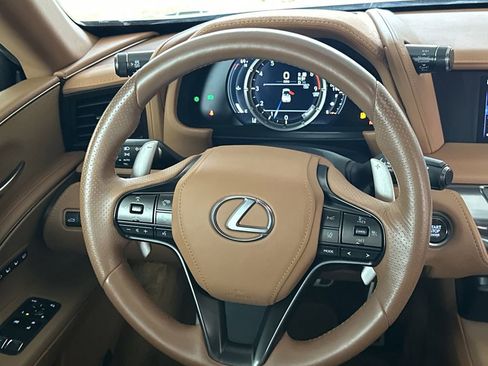 Used 2022 Lexus LC 500 Convertible image 16
