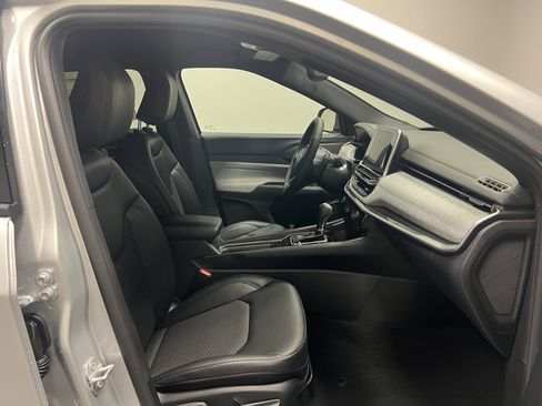 New 2026 Jeep Compass Latitude image 15