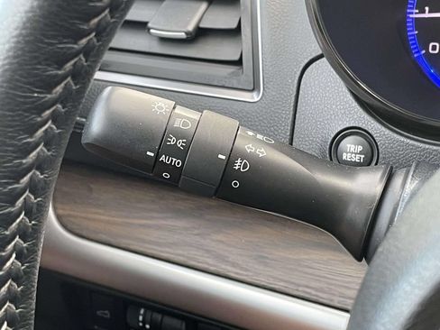Used 2019 Subaru Outback 2.5i Touring w/ Popular Package #3A AWD/4WD image 13