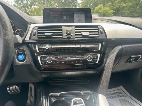 Used 2018 BMW 330i xDrive Sedan w/ M Sport Package AWD/4WD image 25
