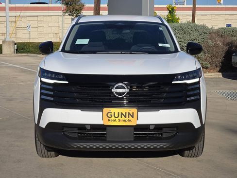 New 2026 Nissan Kicks SV image 8