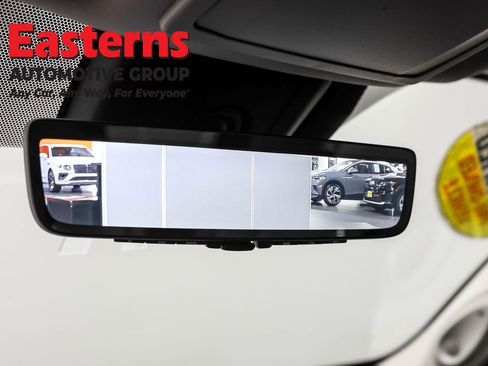 Used 2024 Toyota Highlander Platinum image 23