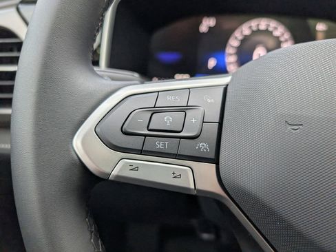 New 2026 Volkswagen Taos SE image 15