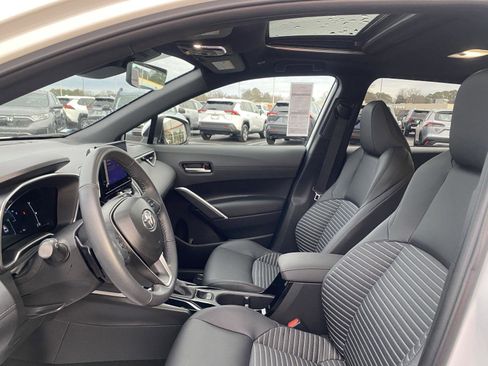 Used 2024 Toyota Corolla Cross AWD Hybrid w/ Convenience Package image 12