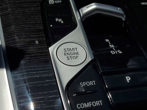 Used 2025 BMW X5 sDrive40i w/ M Sport Package image 33