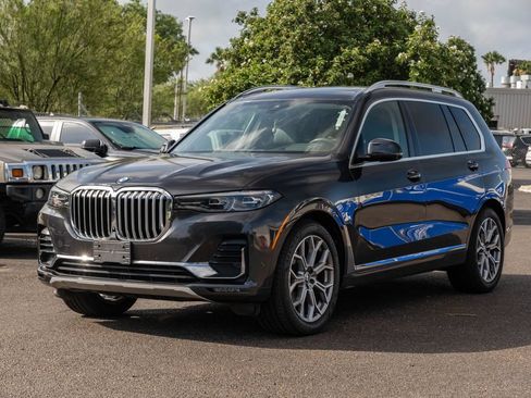Used 2021 BMW X7 xDrive40i w/ Premium Package AWD/4WD image 3
