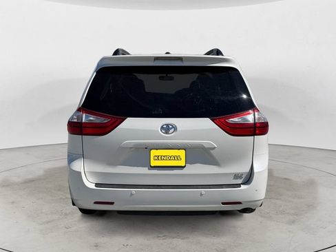 Used 2017 Toyota Sienna XLE w/ XLE Navigation Package AWD/4WD image 4