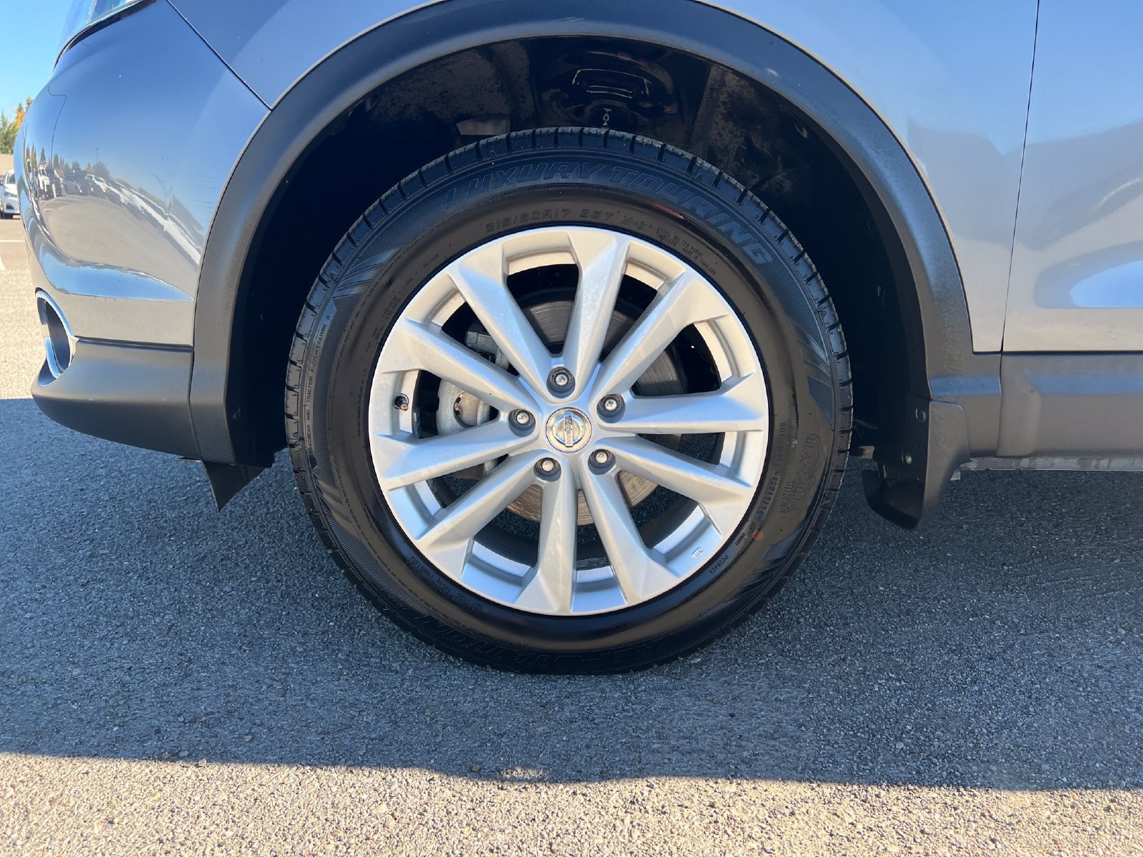 Used 2017 Nissan Rogue Sport SV w/ SV Premium Package AWD/4WD image 28