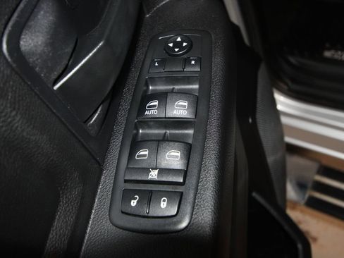 Used 2017 RAM 3500 Tradesman w/ Chrome Appearance Group image 6