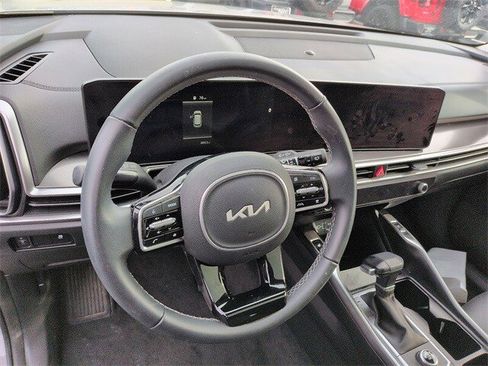 Used 2025 Kia Sorento S w/ Panoramic Sunroof Package image 12