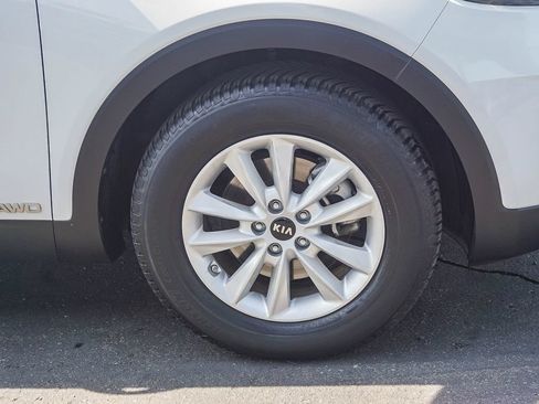 Used 2019 Kia Sorento AWD V6 image 10