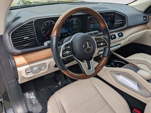 Used 2023 Mercedes-Benz GLS 450 4MATIC image 10