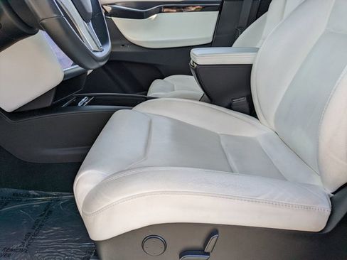 Used 2018 Tesla Model X 75D image 16