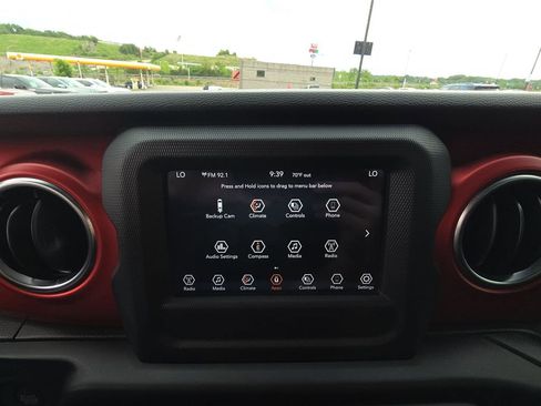 Used 2021 Jeep Wrangler Unlimited Rubicon w/ LED Lighting Group AWD/4WD image 21