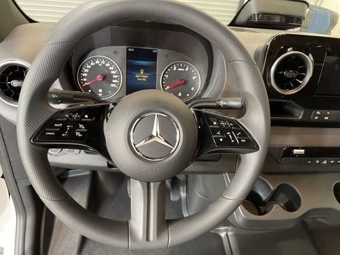 New 2025 Mercedes-Benz Sprinter 2500 image 9