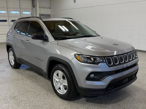 Used 2022 Jeep Compass Latitude w/ Sun and Sound Group image 6