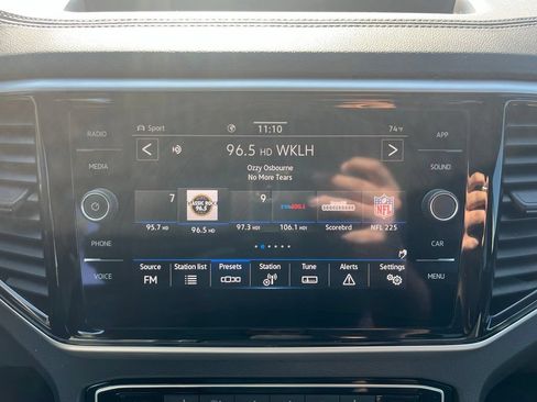 Certified 2023 Volkswagen Atlas Cross Sport SE w/ Panoramic Sunroof Package AWD/4WD image 18