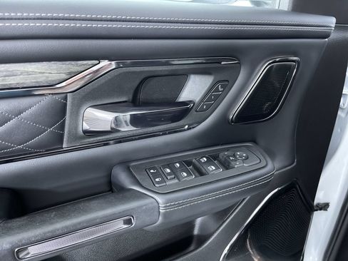 Used 2025 RAM 1500 Limited AWD/4WD image 14