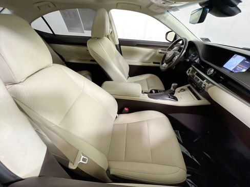 Used 2018 Lexus ES 350 w/ Navigation System Package image 27