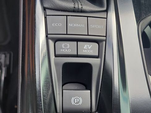 Used 2025 Toyota Camry SE FWD image 27