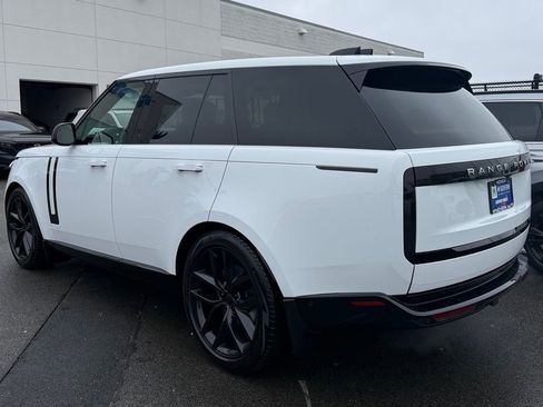 Used 2024 Land Rover Range Rover SE image 3