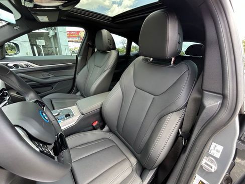 Used 2025 BMW i4 eDrive40 w/ Premium Package RWD image 17
