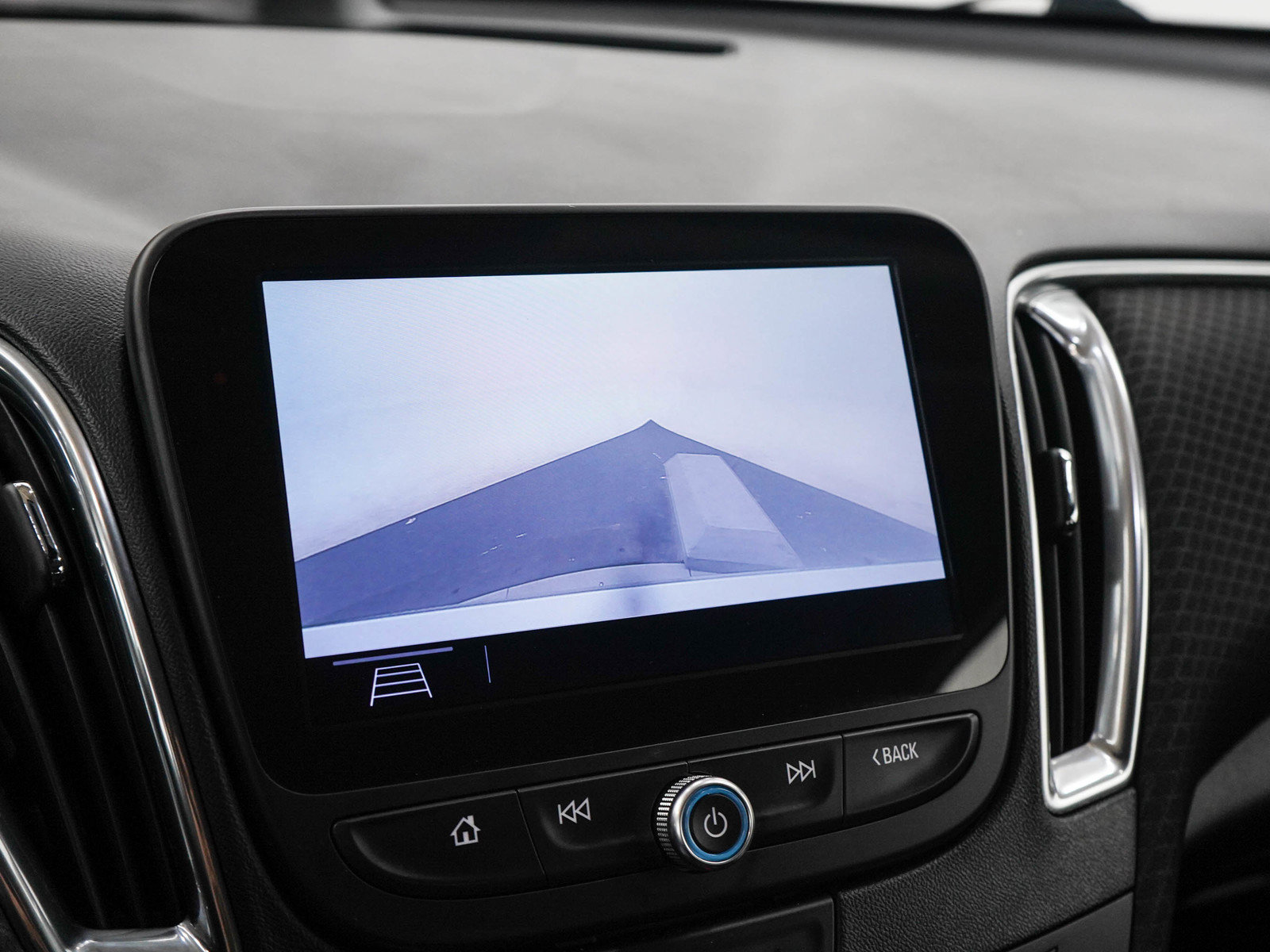 Used 2019 Chevrolet Malibu Hybrid FWD image 20