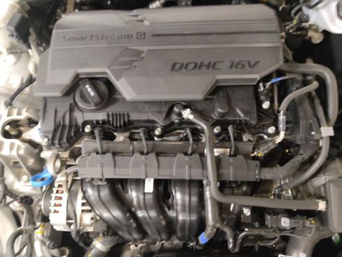 Used 2025 Hyundai Elantra SEL FWD image 30