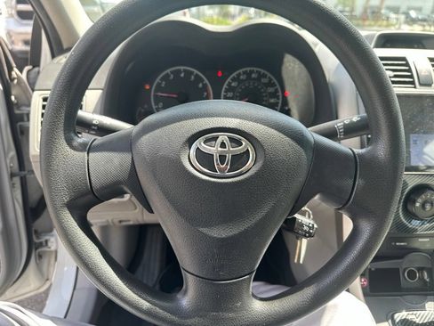 Used 2013 Toyota Corolla L FWD image 14