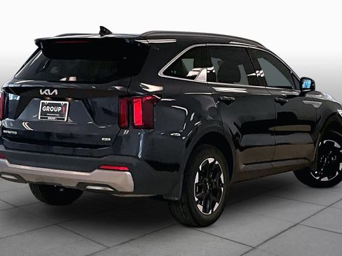 Used 2025 Kia Sorento S w/ Panoramic Sunroof Package AWD/4WD image 12