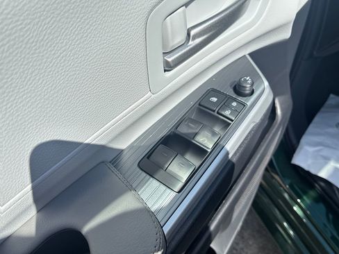 New 2026 Toyota Sienna XLE FWD image 13