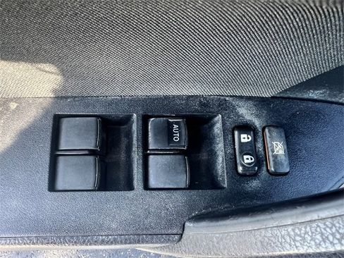 Used 2018 Toyota Corolla LE w/ Carpet Mat Package (TMS) image 18