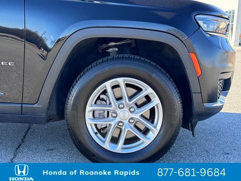 Used 2023 Jeep Grand Cherokee L Laredo image 38