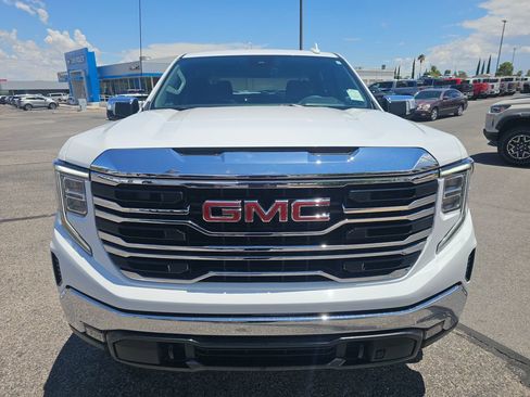 Used 2023 GMC Sierra 1500 SLT w/ SLT Convenience Package AWD/4WD image 8