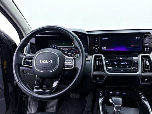 Used 2022 Kia Sorento S w/ Panoramic Sunroof Package image 4