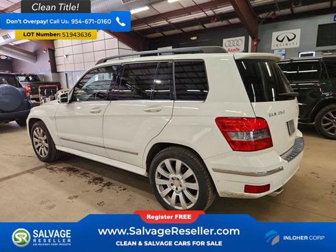 Used 2011 Mercedes-Benz GLK 350 4MATIC image 3