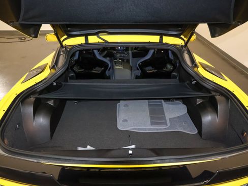 Used 2016 Chevrolet Corvette Z06 w/ 3LZ Preferred Equipment Group RWD image 11