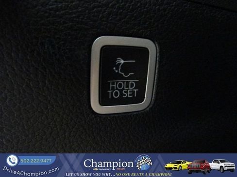 Used 2023 Jeep Wagoneer L Series II AWD/4WD image 17