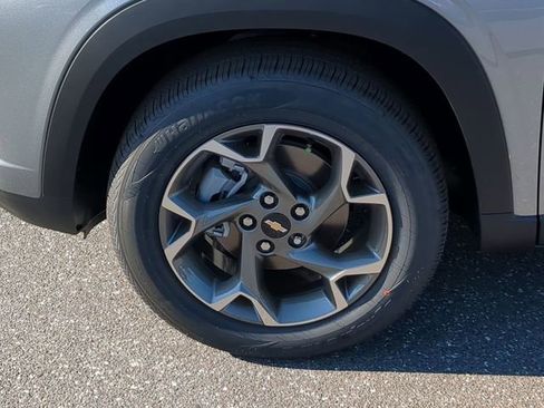 New 2026 Chevrolet Trax LT w/ Driver Confidence Package image 15