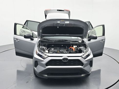 Used 2025 Toyota RAV4 LE AWD/4WD image 44