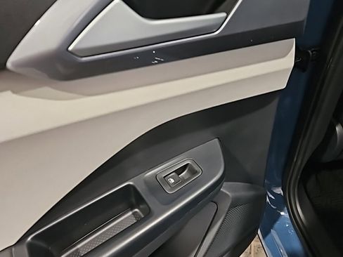 New 2026 Volkswagen Taos SEL image 21