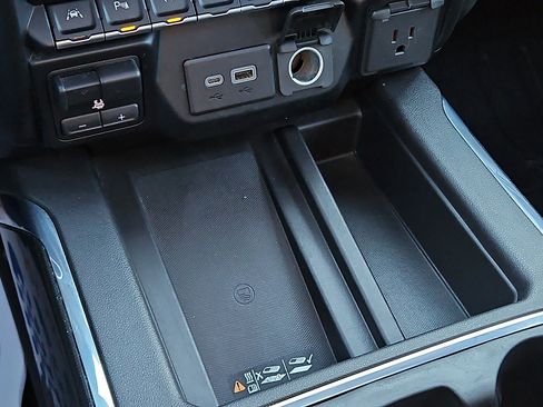 Used 2019 GMC Sierra 1500 AT4 w/ AT4 Premium Package image 24