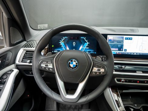Used 2025 BMW X5 xDrive50e AWD/4WD image 20
