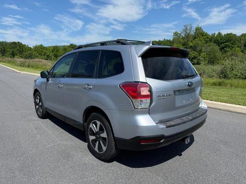 Used 2017 Subaru Forester 2.5i Premium AWD/4WD image 6