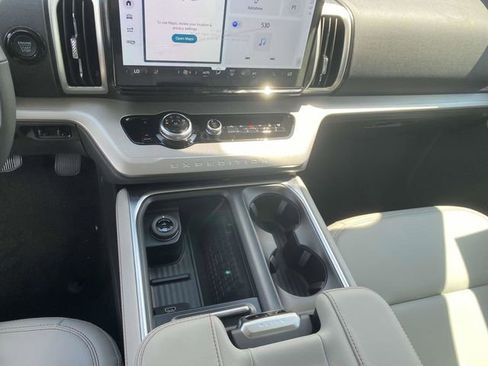 New 2025 Ford Expedition Max Active image 18