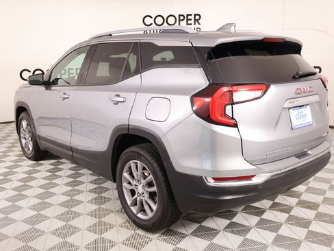 Used 2024 GMC Terrain SLT image 22