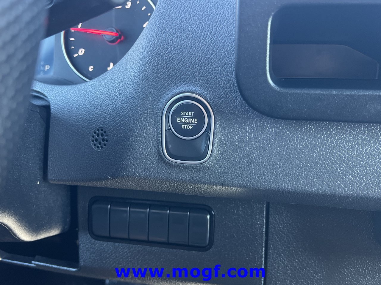 Used 2025 Mercedes-Benz Sprinter 2500 image 8
