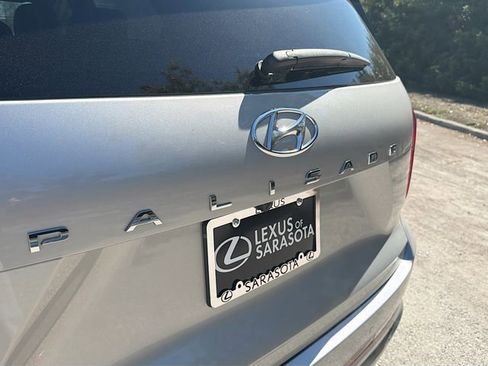 Used 2023 Hyundai Palisade Calligraphy w/ Cargo Package image 11