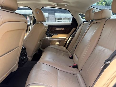 Used 2016 Jaguar XJ Supercharged RWD image 10